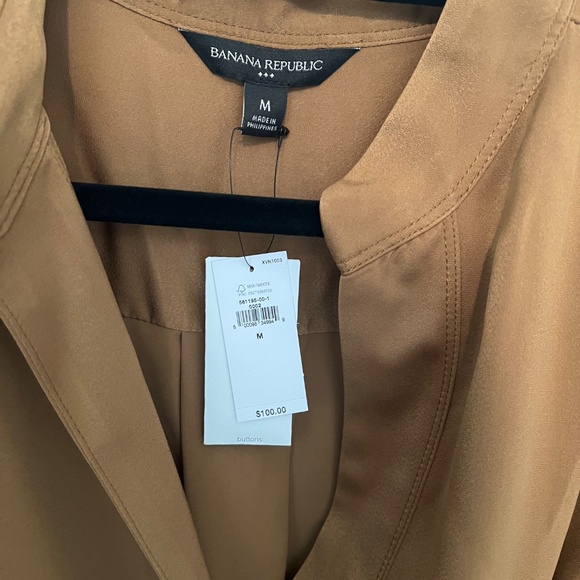 NWT. Banana Republic Satin Long Sleeve Midi Dress. Size M - Picture 3 of 5